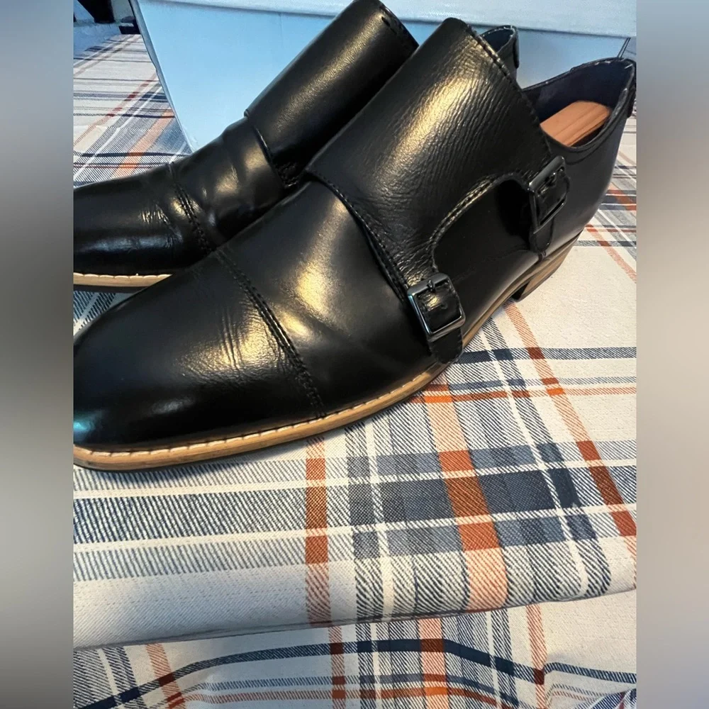 Steve Madden Black Leather 2 buckle dress shoes 10 1/2 - Picture 9 of 9